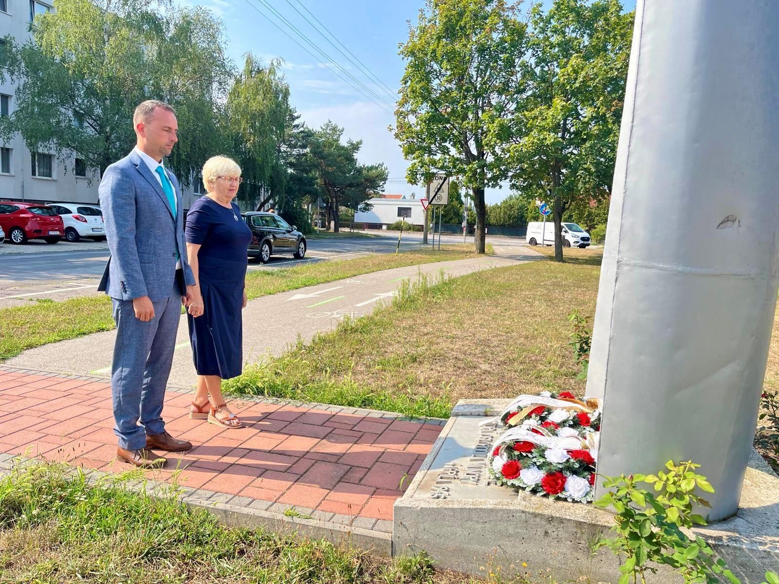 Vajnory si pripomenuli 80. výročie Slovenského národného povstania