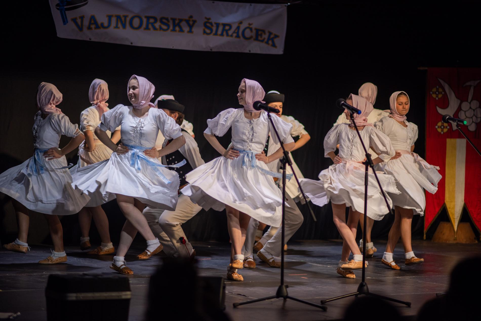 Vajnorský širáček oslávi 10. ročník – folklór, tradície a divadlo zaplnia Dom kultúry vo Vajnoroch
