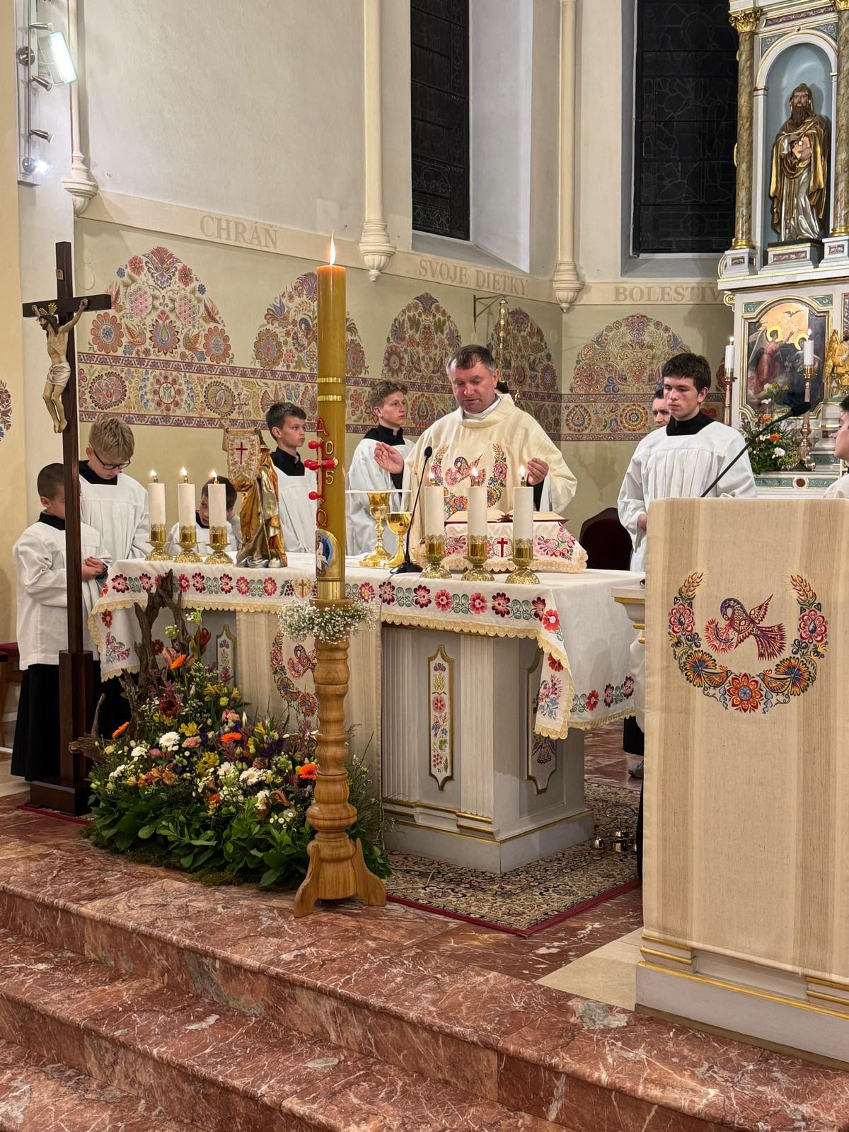 Vajnorský kostol s ornamentami