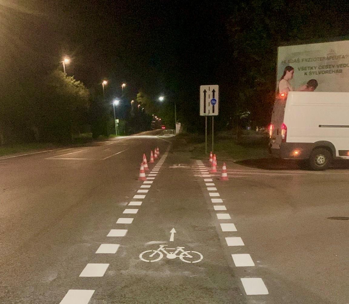 Bezpečnejšie priechody pre chodcov a cyklistov v našich uliciach
